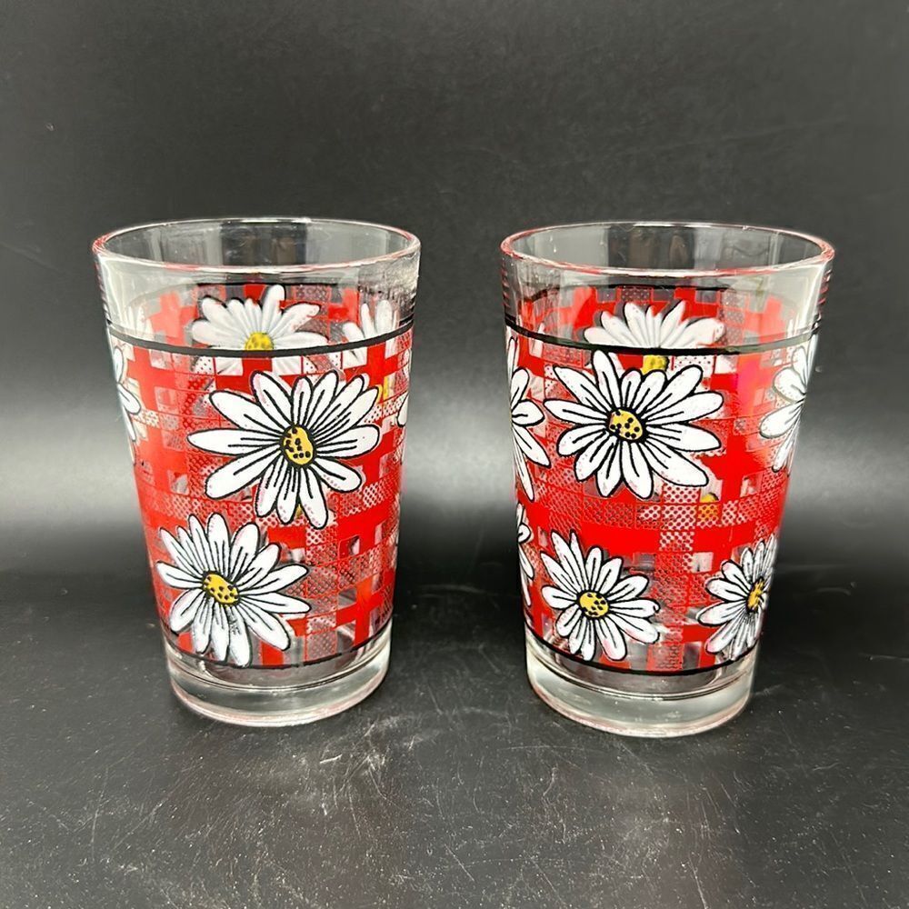 Vintage small daisy glass